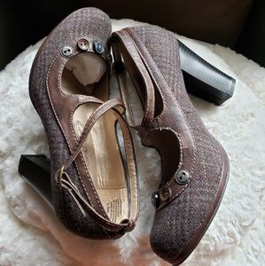 Jellypop brown chunky heels